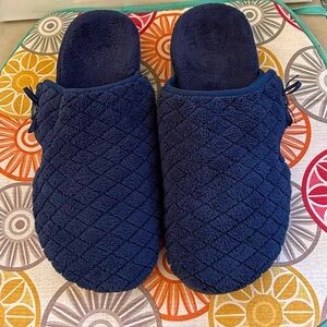 VIONIC  Cozy Navy Blue Quilted Slippers